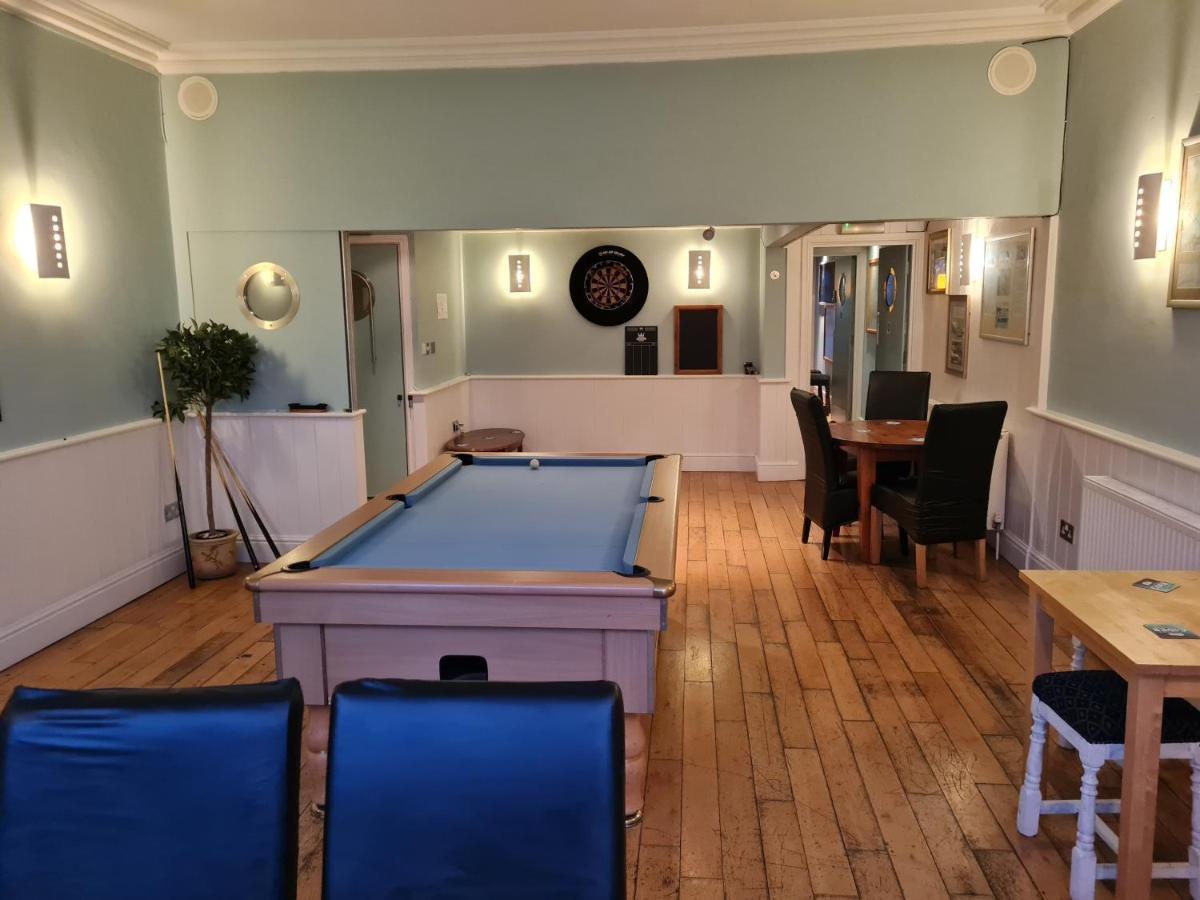 The Hope And Anchor Hotel Goodwick Bagian luar foto